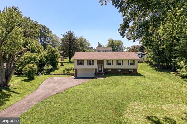 7077 WESTMORELAND DR, Warrenton, VA 20187