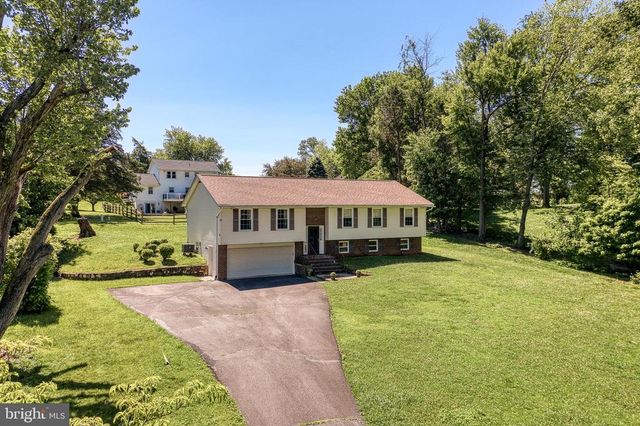 7077 WESTMORELAND DR, Warrenton, VA 20187