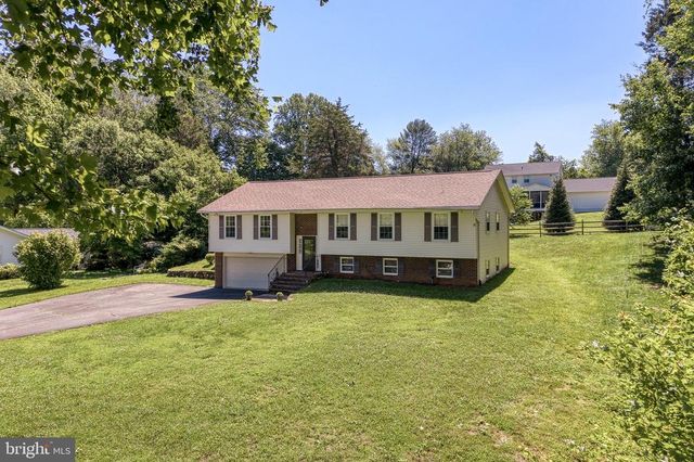 7077 WESTMORELAND DR, Warrenton, VA 20187