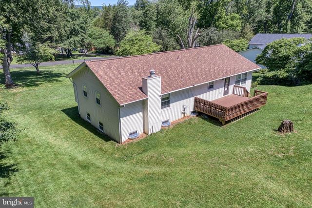 7077 WESTMORELAND DR, Warrenton, VA 20187