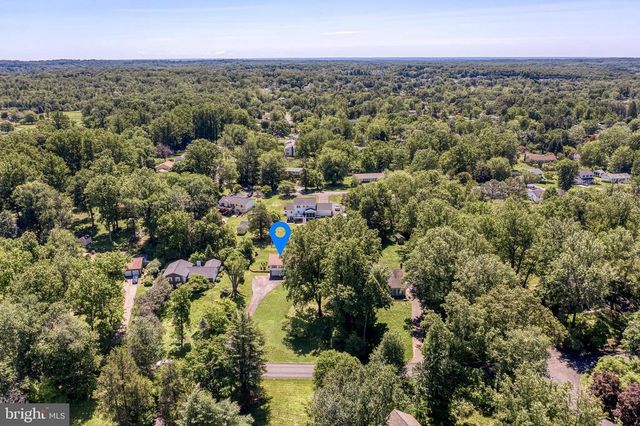 7077 WESTMORELAND DR, Warrenton, VA 20187