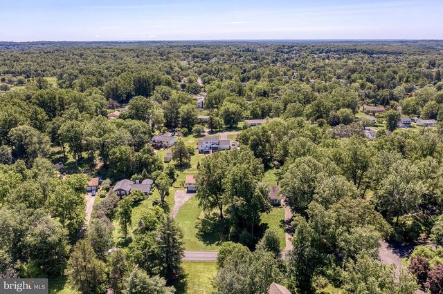 7077 WESTMORELAND DR, Warrenton, VA 20187