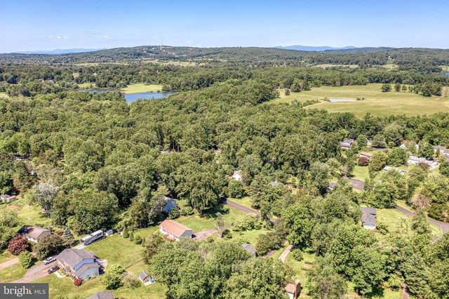 7077 WESTMORELAND DR, Warrenton, VA 20187