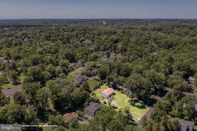 7077 WESTMORELAND DR, Warrenton, VA 20187