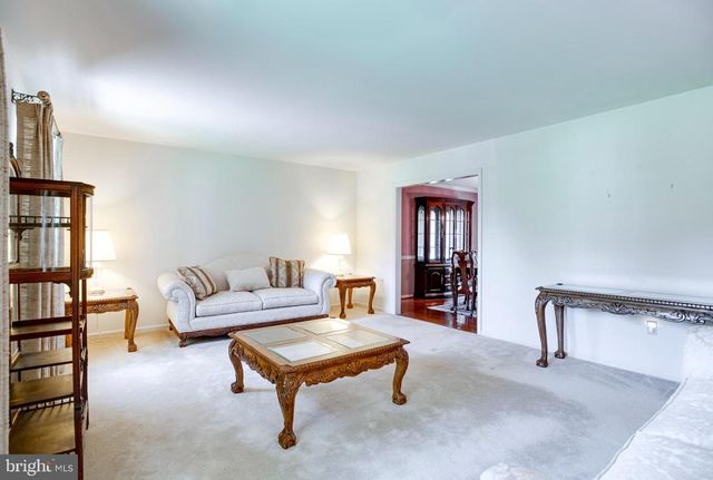 7077 WESTMORELAND DR, Warrenton, VA 20187