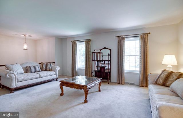 7077 WESTMORELAND DR, Warrenton, VA 20187