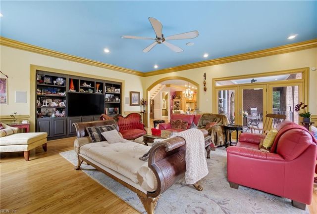 2328 Spindrift RD, Virginia Beach, VA 23451