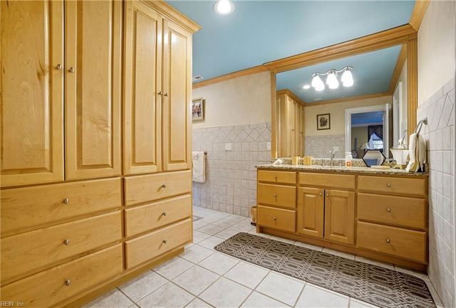 2328 Spindrift RD, Virginia Beach, VA 23451