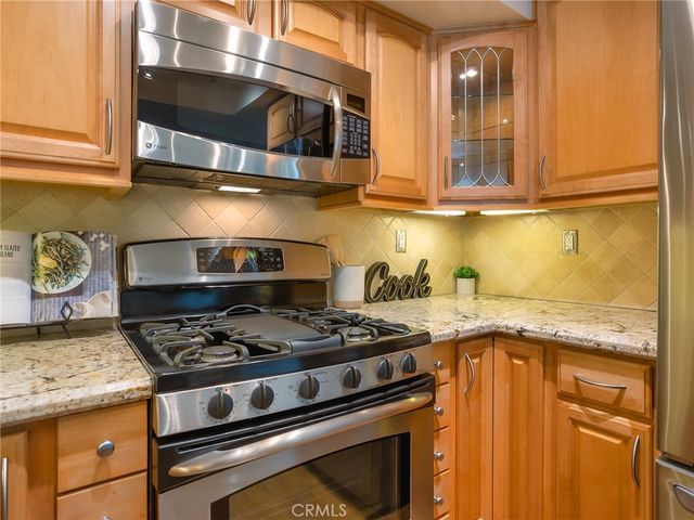 242 Spruce Court, Azusa, CA 91702