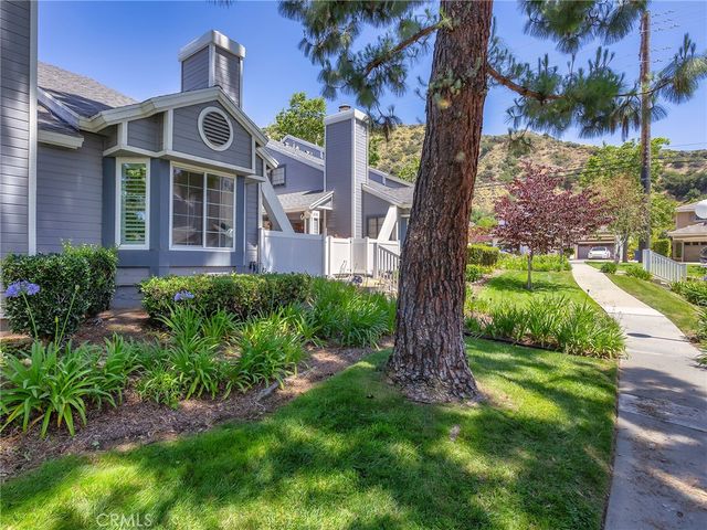 242 Spruce Court, Azusa, CA 91702