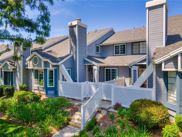 242 Spruce Court, Azusa, CA 91702
