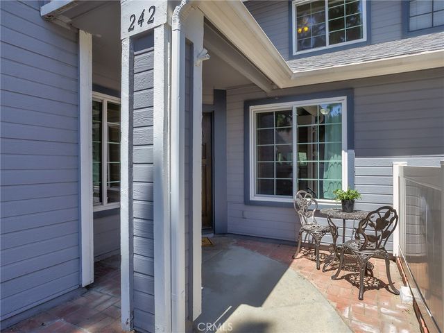 242 Spruce Court, Azusa, CA 91702