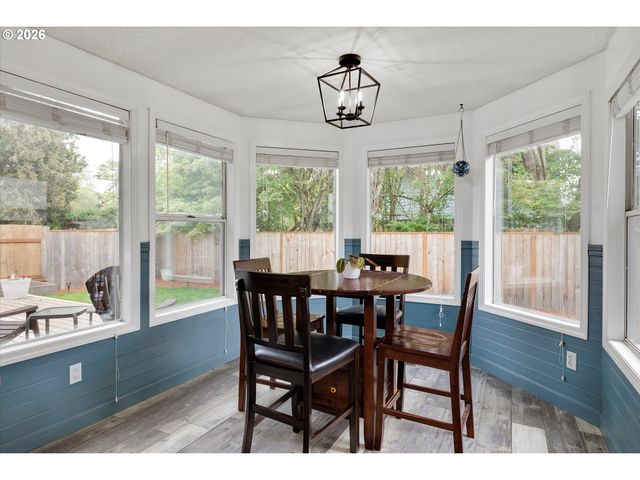 21267 Nw CANNES Dr, Portland, OR 97229