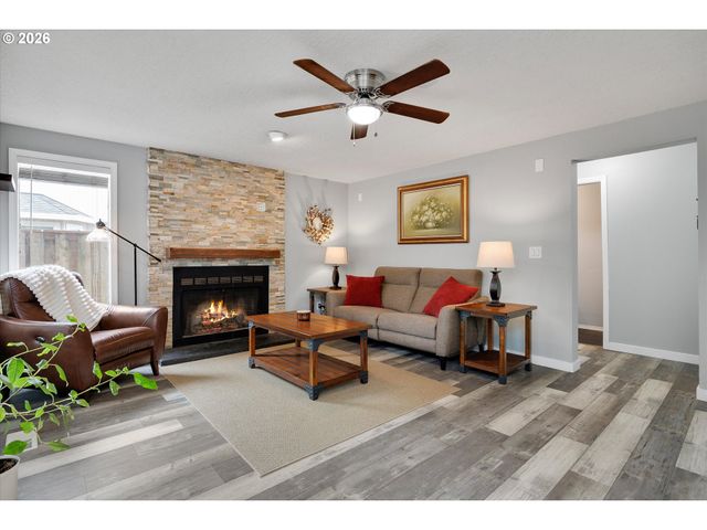 21267 Nw CANNES Dr, Portland, OR 97229