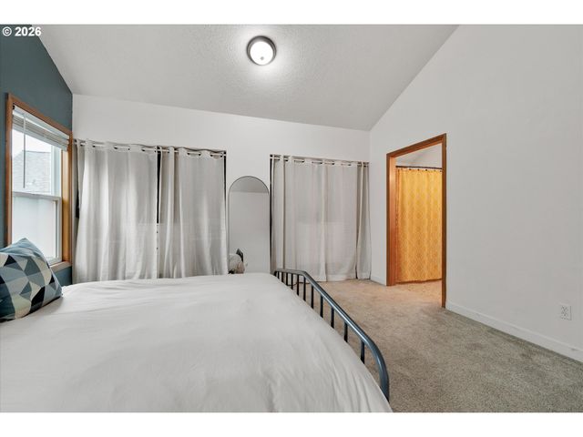 21267 Nw CANNES Dr, Portland, OR 97229