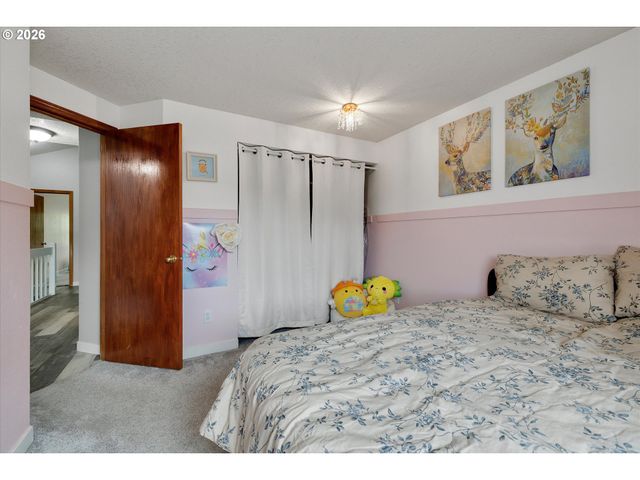 21267 Nw CANNES Dr, Portland, OR 97229