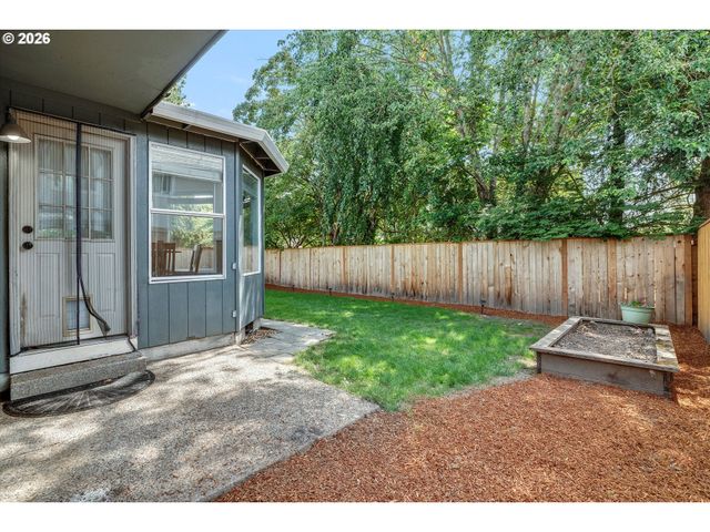 21267 Nw CANNES Dr, Portland, OR 97229