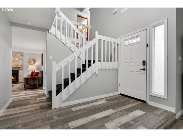 21267 Nw CANNES Dr, Portland, OR 97229