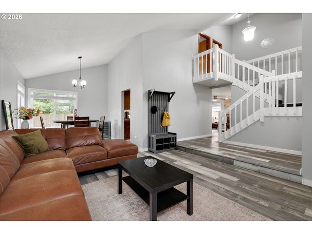21267 Nw CANNES Dr, Portland, OR 97229