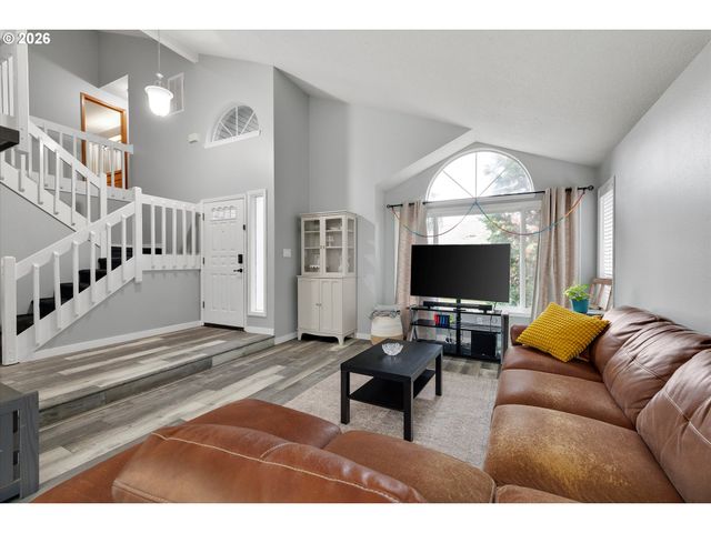 21267 Nw CANNES Dr, Portland, OR 97229
