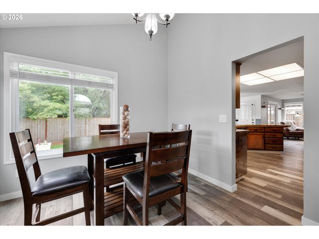 21267 Nw CANNES Dr, Portland, OR 97229
