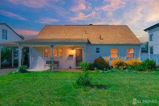 5 W Arthur Place, Iselin, NJ 08830