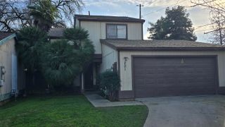 201 E Elowin Court, Visalia, CA 93291