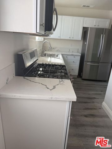 17902 Saticoy Street, Reseda, CA 91335