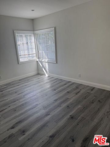 17902 Saticoy Street, Reseda, CA 91335