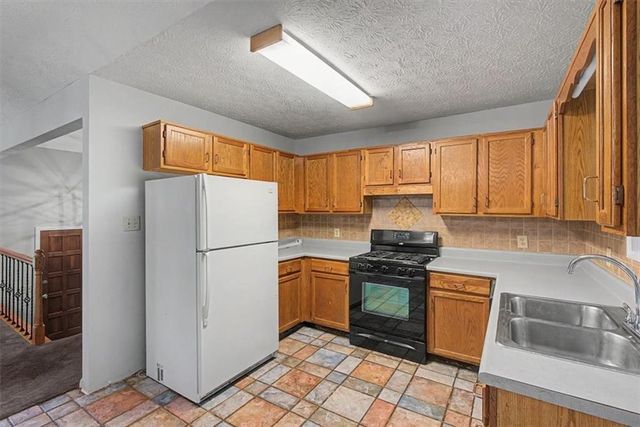 380 N Victoria Road, Woodstock, GA 30189