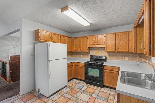 380 N Victoria Road, Woodstock, GA 30189