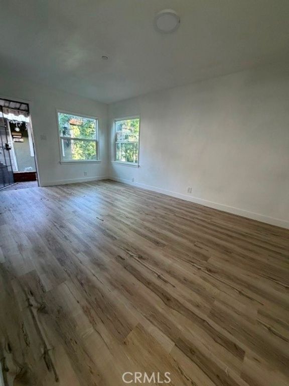 16817 Sherman Way, Los Angeles, CA 91406