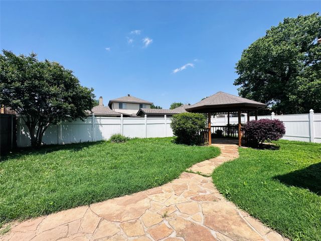 8541 Mystic Trail, Fort Worth, TX 76118