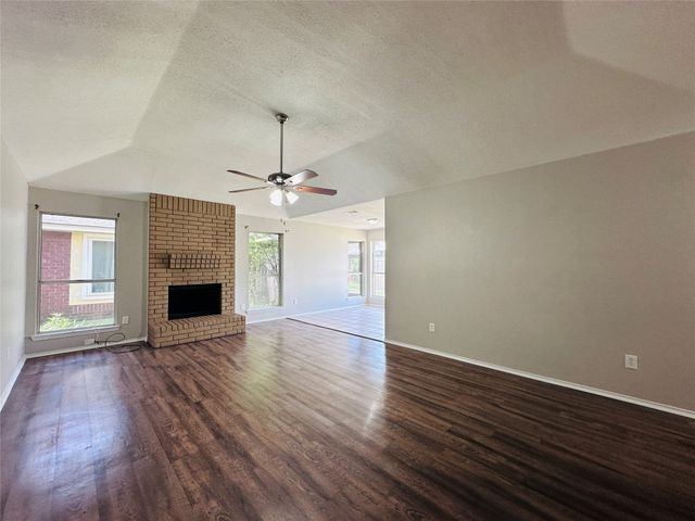 8541 Mystic Trail, Fort Worth, TX 76118