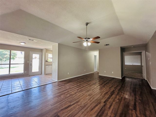 8541 Mystic Trail, Fort Worth, TX 76118