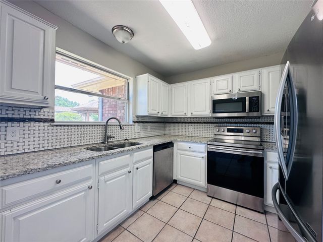 8541 Mystic Trail, Fort Worth, TX 76118