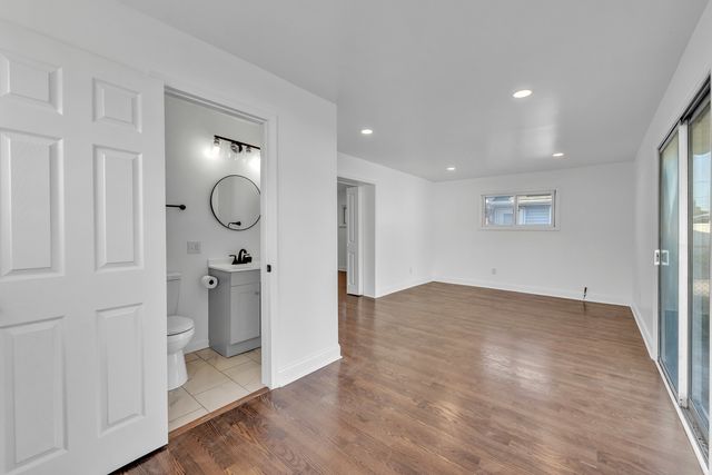 7817 S Kenton Avenue, Chicago, IL 60652