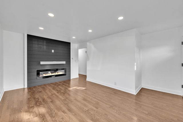 7817 S Kenton Avenue, Chicago, IL 60652