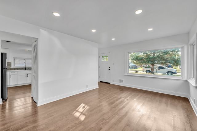 7817 S Kenton Avenue, Chicago, IL 60652