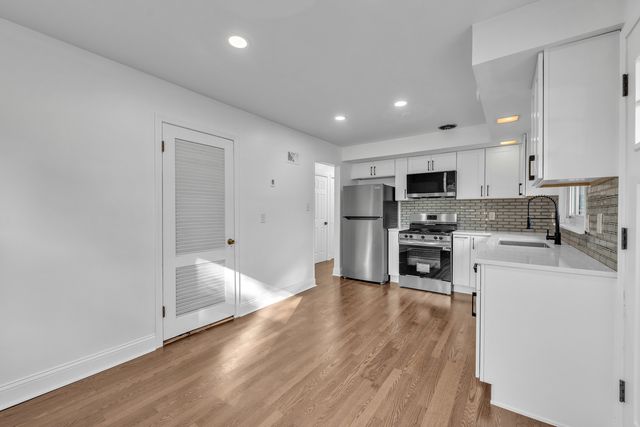 7817 S Kenton Avenue, Chicago, IL 60652