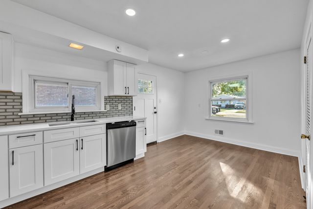 7817 S Kenton Avenue, Chicago, IL 60652
