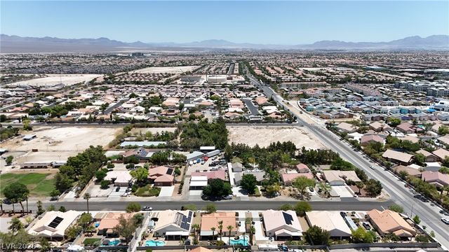 6813 Unicorn Street, Las Vegas, NV 89131