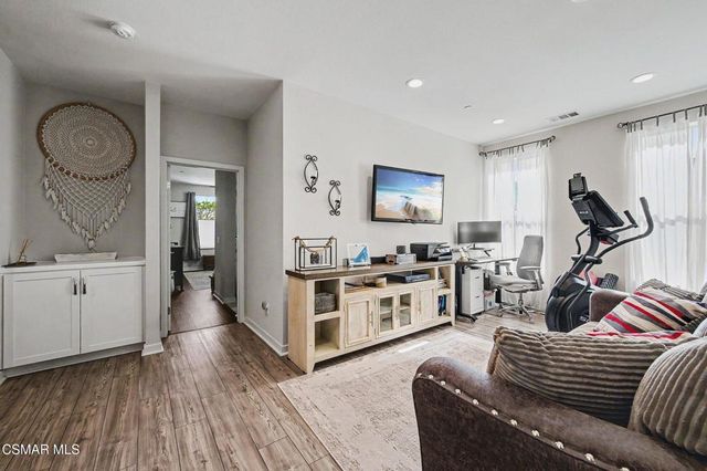 1830 Poppy Drive 1, Simi Valley, CA 93065