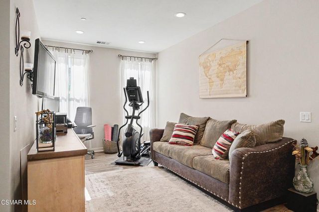 1830 Poppy Drive 1, Simi Valley, CA 93065