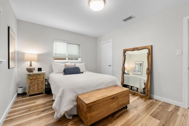 5203 Stone Gate DR, Austin, TX 78721