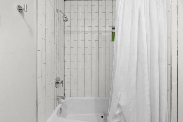 5203 Stone Gate DR, Austin, TX 78721