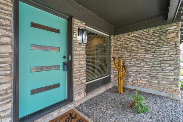 5203 Stone Gate DR, Austin, TX 78721