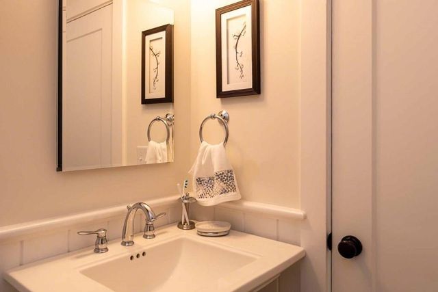 181 Circuit Avenue, Oak Bluffs, MA 02557