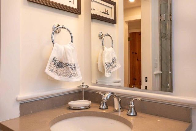 181 Circuit Avenue, Oak Bluffs, MA 02557