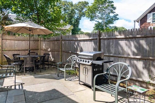 181 Circuit Avenue, Oak Bluffs, MA 02557